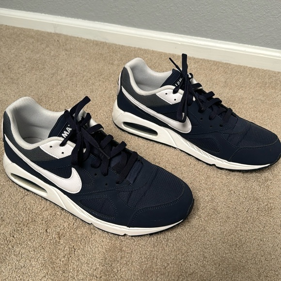 Nike Air Max shoes size 12 - Picture 1 of 4